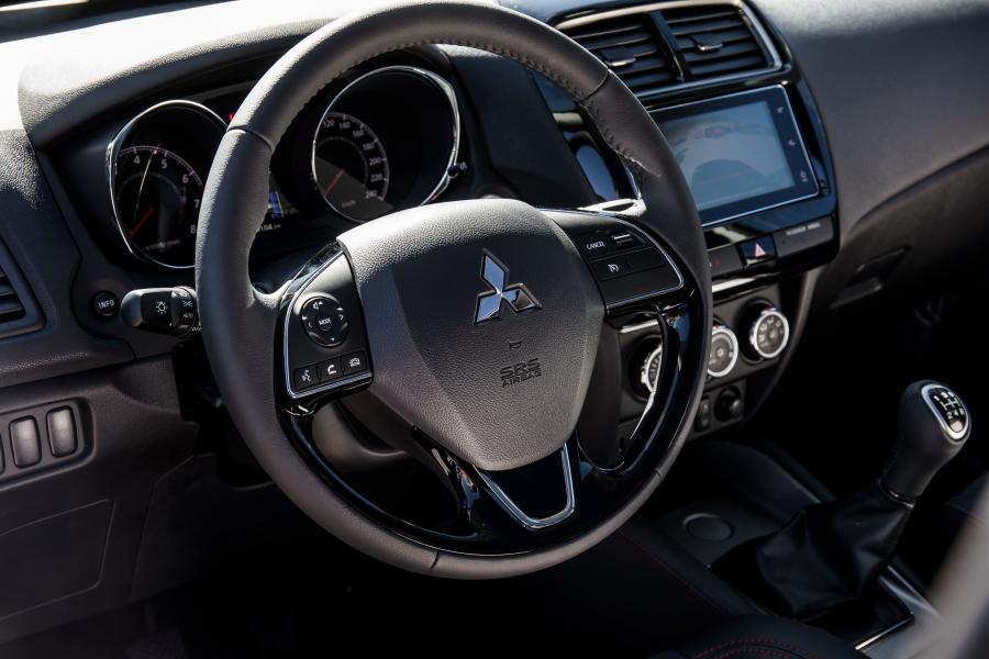 Панель приборов Mitsubishi ASX 2017 года  (WW) (фото 32 из 41)